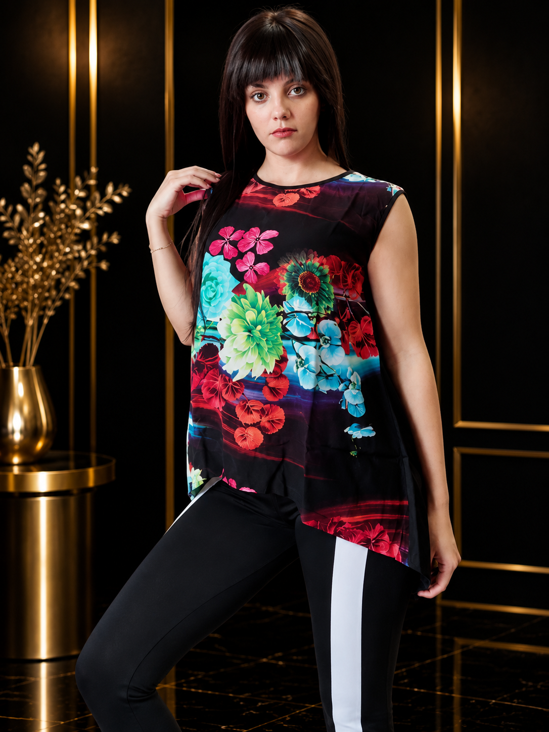 Vikenzo Printed tunic in very comfortable skuba, sleeveless U-neck – Sleeveless design, U-neckline – tunic product view 2 of 4