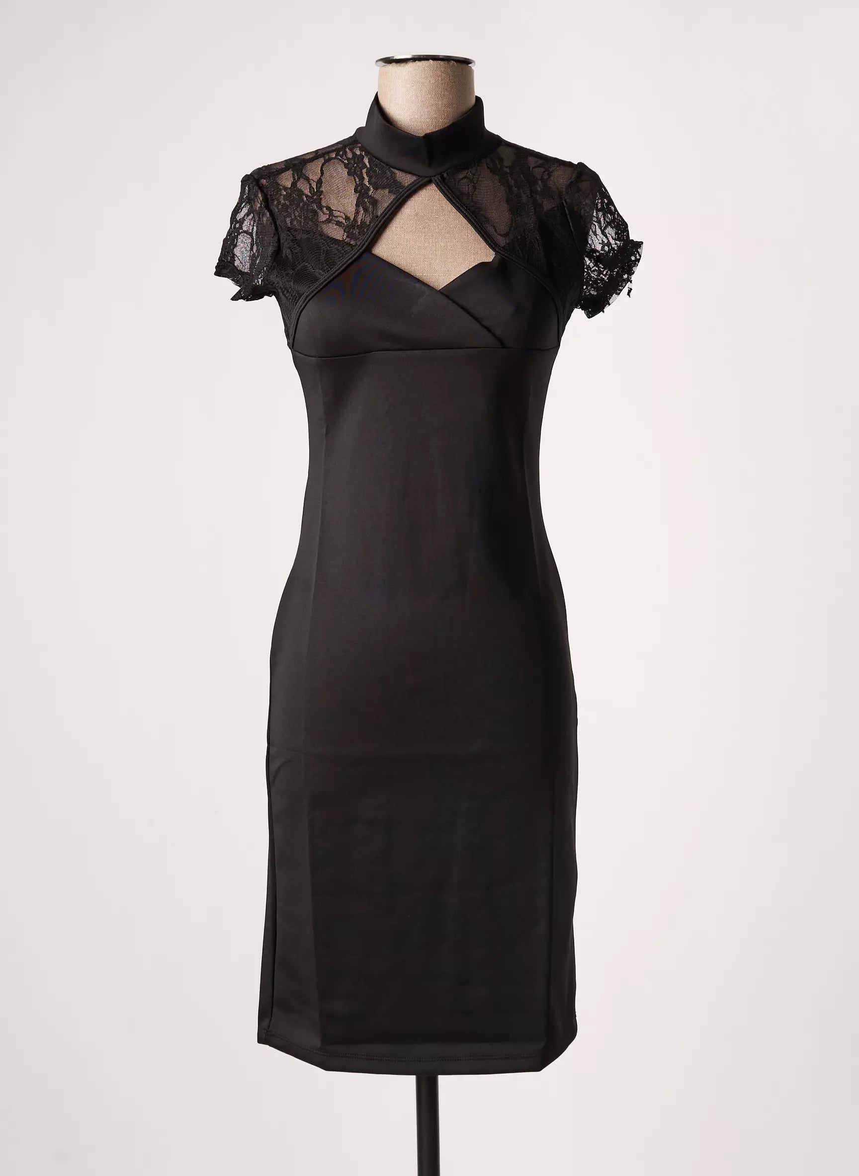 Robe noire en spandex avec dos lacé, col triangle et petites manches 